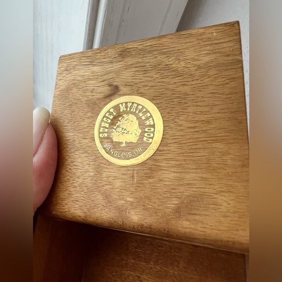 Oregon Myrtlewood Natural Wooden Trinket Box | Buck Outdoors - Picture 4 of 9